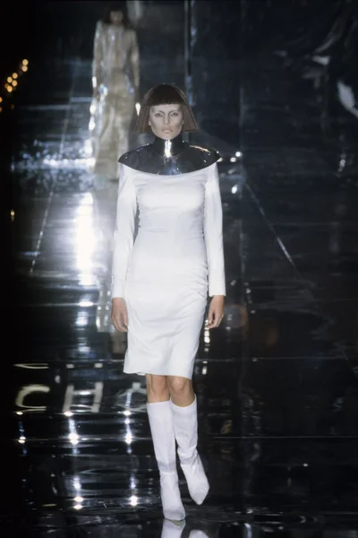 Look 11